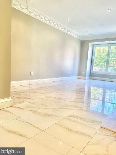 7819 Colonial Springs Blvd, Alexandria VA  22306-2849 exterior