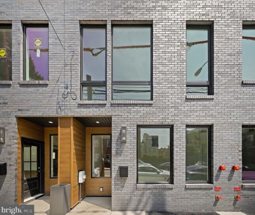 1613 2nd St, Philadelphia PA 19122 exterior