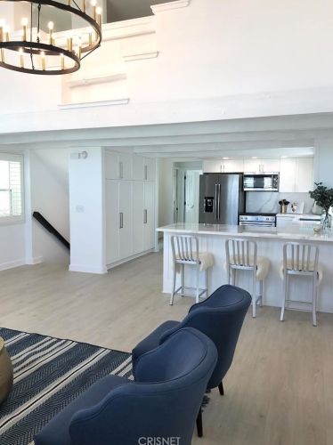 320 Rossmore Dr, Oxnard CA  93035-4465 exterior