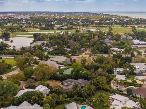 515 Yucca Rd, Naples FL 34102-5164 exterior