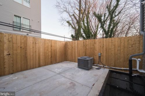 2131 Franklin St, Philadelphia PA  19122-1321 exterior