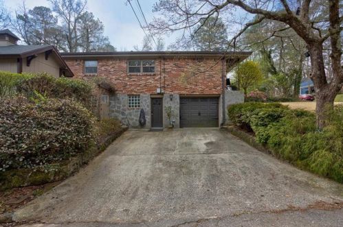 2476 Jefferson Ter, Atlanta GA  30344-2743 exterior