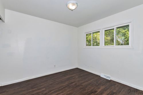 3202 Meadow Ln, Bull Valley IL 60097-8533 exterior