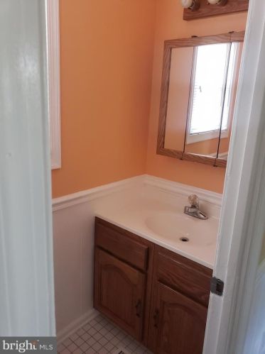 860 Pat Ln, Huntingtown MD exterior