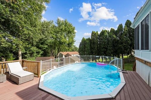 36 Mulberry Cir, Providence RI 02919-2534 exterior