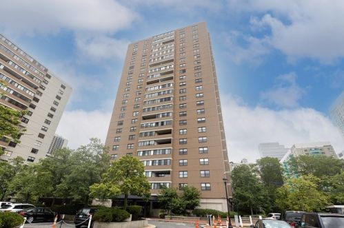 8 Whittier Pl, Boston MA  exterior