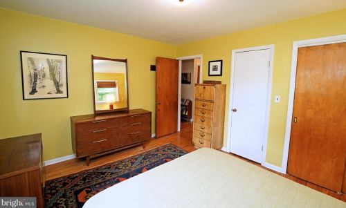 56 Roxboro Rd, Trenton NJ  08648-3925 exterior