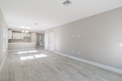 3005 Crest Ave, Tampa FL 33614-6710 exterior