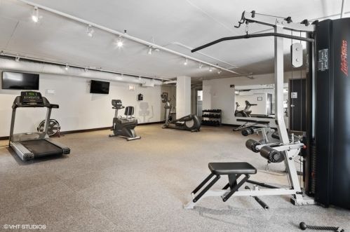 950 Monroe St, Chicago IL  60607-2788 exterior