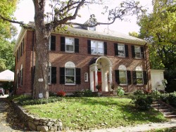 38 Hobart Rd, Newton, MA 02459-1313