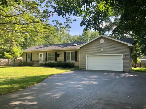 12 Curtisville Rd, Concord, NH 03301-5906