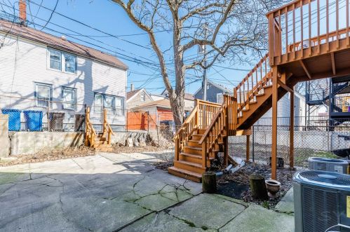 1012 Cullerton St, Chicago IL 60608-2515 exterior