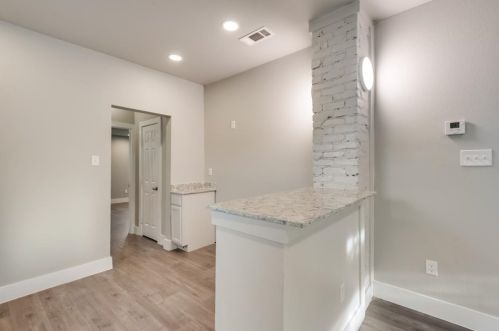 2810 Frazier St, Dallas TX 75210-1633 exterior