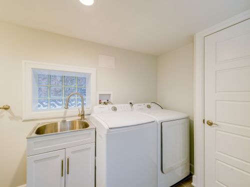 7933 Cressett Dr, Chicago IL 60707-1346 exterior