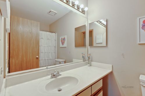 1537 Candlewood Dr, Bull Valley IL 60014-8962 exterior