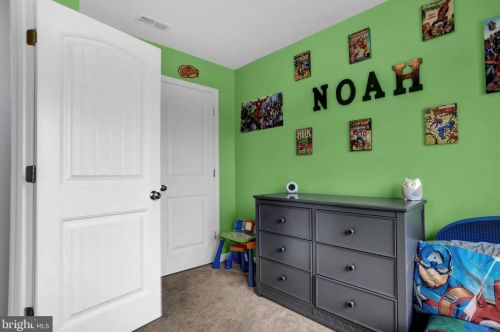 206 Overlook Dr, Hanover PA 17331-9136 exterior