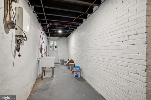 6937 19 St, Philadelphia PA 19146-2936 exterior