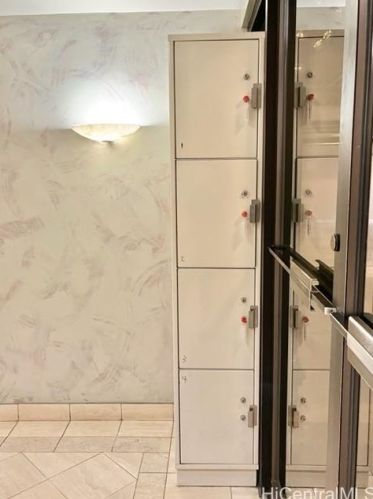 512 Iolani Ave, Honolulu HI  96813-1886 exterior