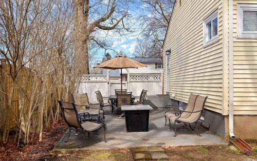 8 Lynhaven Pl, Commack NY 11725-3107 exterior