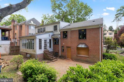 5121 Klingle St, Washington DC  20016-2654 exterior