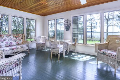 8377 Bozman Neavitt Rd, Saint Michaels MD 21663-2460 exterior