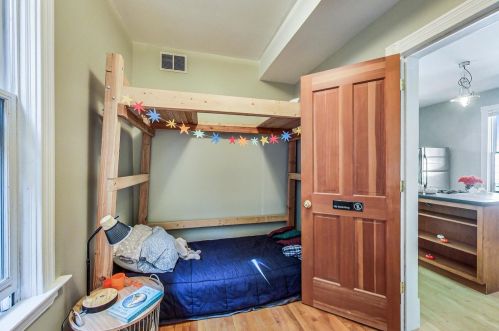 1240 Wolcott Ave, Chicago IL 60622-3883 exterior