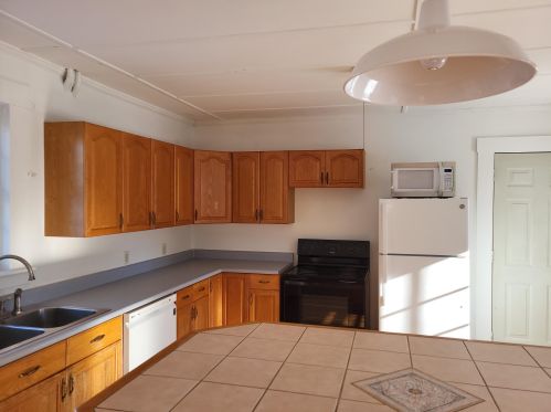 144 Rumford St, Concord NH 03301-3906 exterior