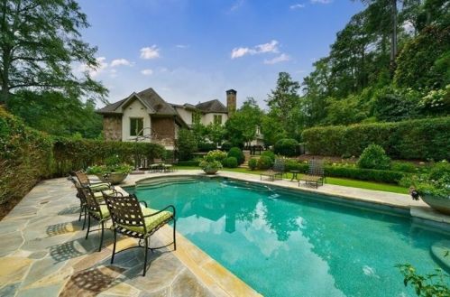 100 Chambord Dr, Atlanta GA 30327-4583 exterior