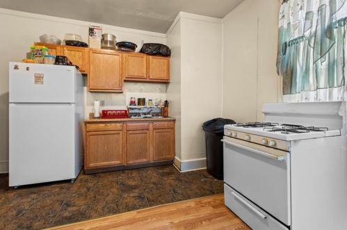 121 Bausman St, Pittsburgh PA 15210-2084 exterior