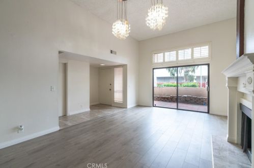 2927 Barrington Ct, Fullerton, CA 92831-2208