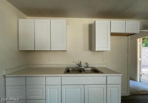 2731 Belmont Ave, Phoenix AZ 85020-4721 exterior