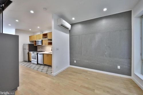 725 6th St, Philadelphia PA  19147-2109 exterior