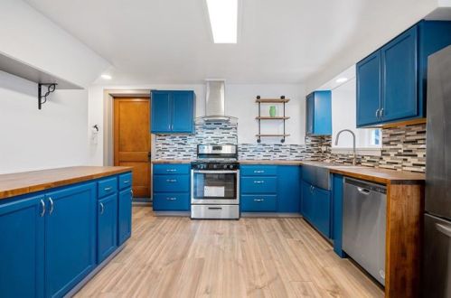 1820 Westmont Ave, Pittsburgh PA 15210-3853 exterior