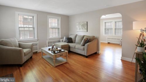 204 Forney Ave, Hanover PA  17331-2919 exterior