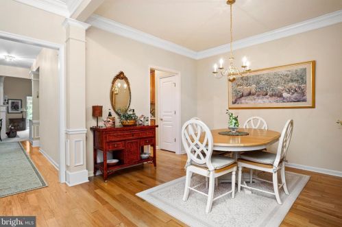 49 Falcon Ct, Trenton, NJ 08690-2466