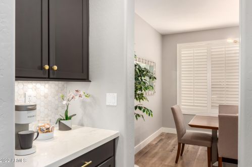 21618 39th Ter, Phoenix AZ  85050-4911 exterior