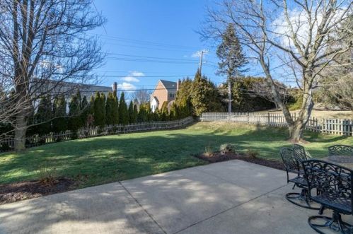 1798 Tyris Dr, Pittsburgh PA 15241-2645 exterior