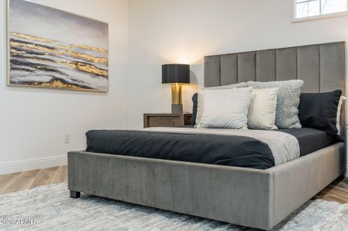 1121 Bethany Home Rd, Phoenix AZ  85014-2229 exterior