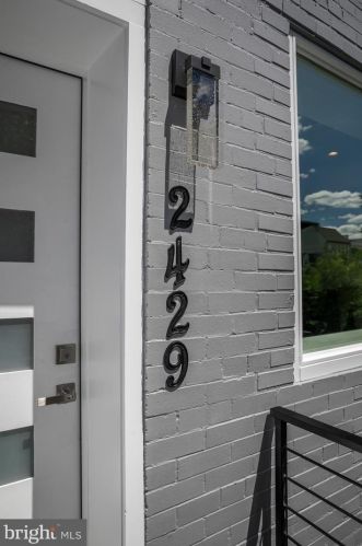 2429 Ontario Rd, Washington DC 20009-2704 exterior