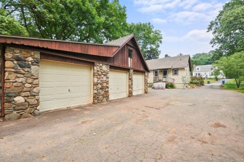 256 Autumn St, Manchester CT 06040-5553 exterior