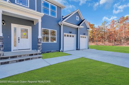 579 Berkeley Ave, Berkeley Township, NJ 08721-7153