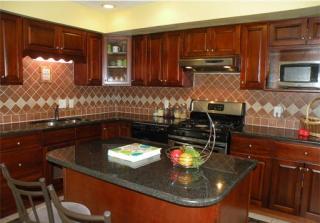 283 Nebula Rd, Piscataway, NJ 08854-5458