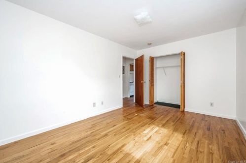 4175 Bronxwood Ave, Bronx NY 10466-4505 exterior