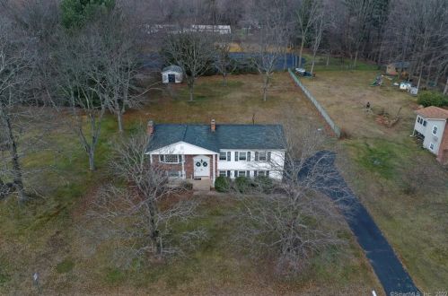 10 Oxcart Dr, Windsor, CT 06095-1218