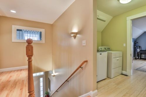 8 Oakmont Dr, Concord NH 03301-6916 exterior