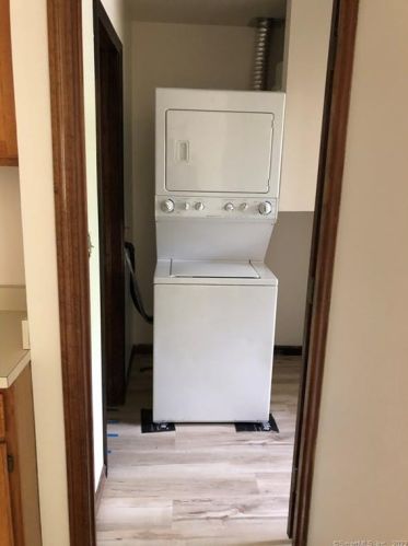 14 Cherry St, Milford CT 06460-3483 exterior