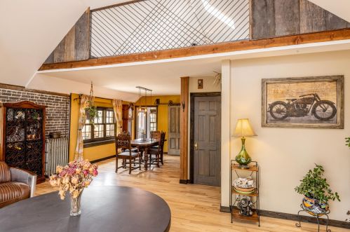 3420 Dousman St, Milwaukee WI 53212-1736 exterior