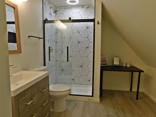 2575 Graham St, Milwaukee WI  53207-1609 exterior