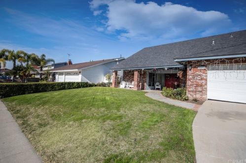 423 Cienaga Dr, Fullerton CA 92835-1103 exterior