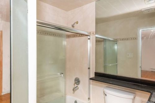 19 Tree Hollow Ln, Huntington Station NY  11746-6315 exterior